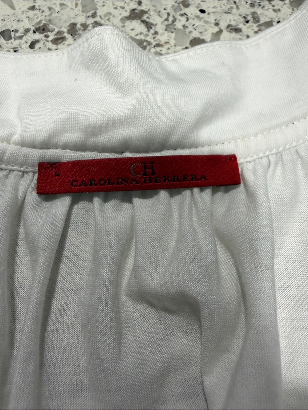 Carolina Herrera White Blouse with Red Logo Tag - Picture 2 of 6